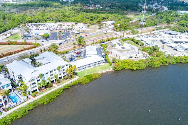 Harborage Yacht Club Unit 302 photo 39