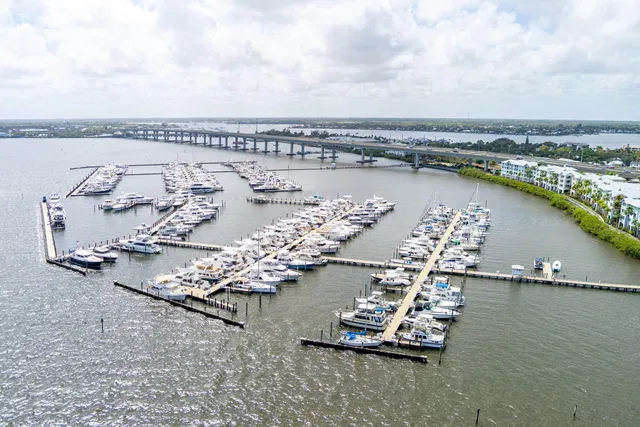 Harborage Yacht Club Unit 302 photo 42