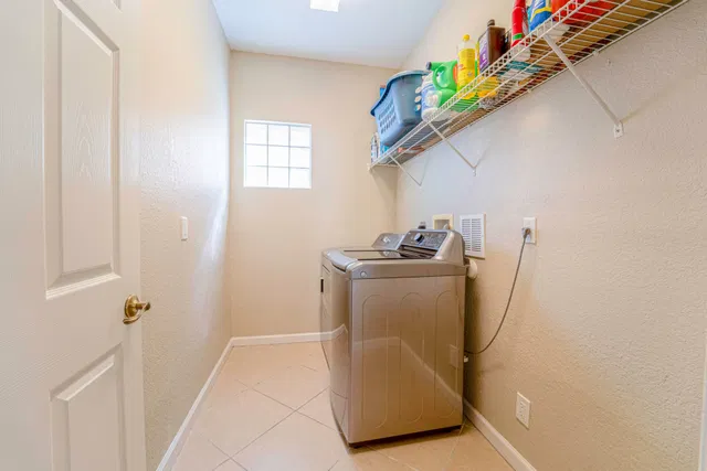 Residence photo 11