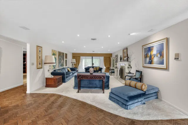 Boca Bath & Tennis Residence photo 8