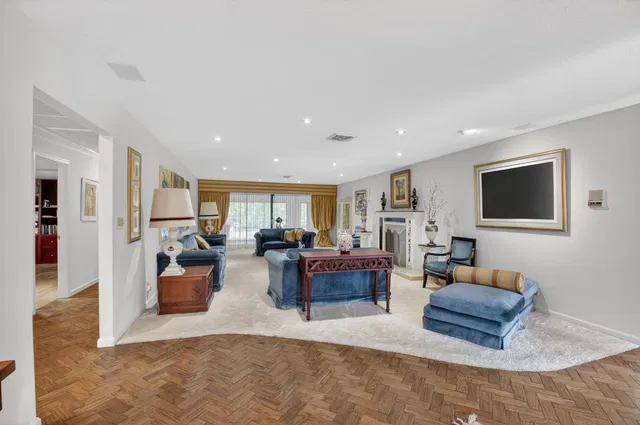 Boca Bath & Tennis Residence photo 9
