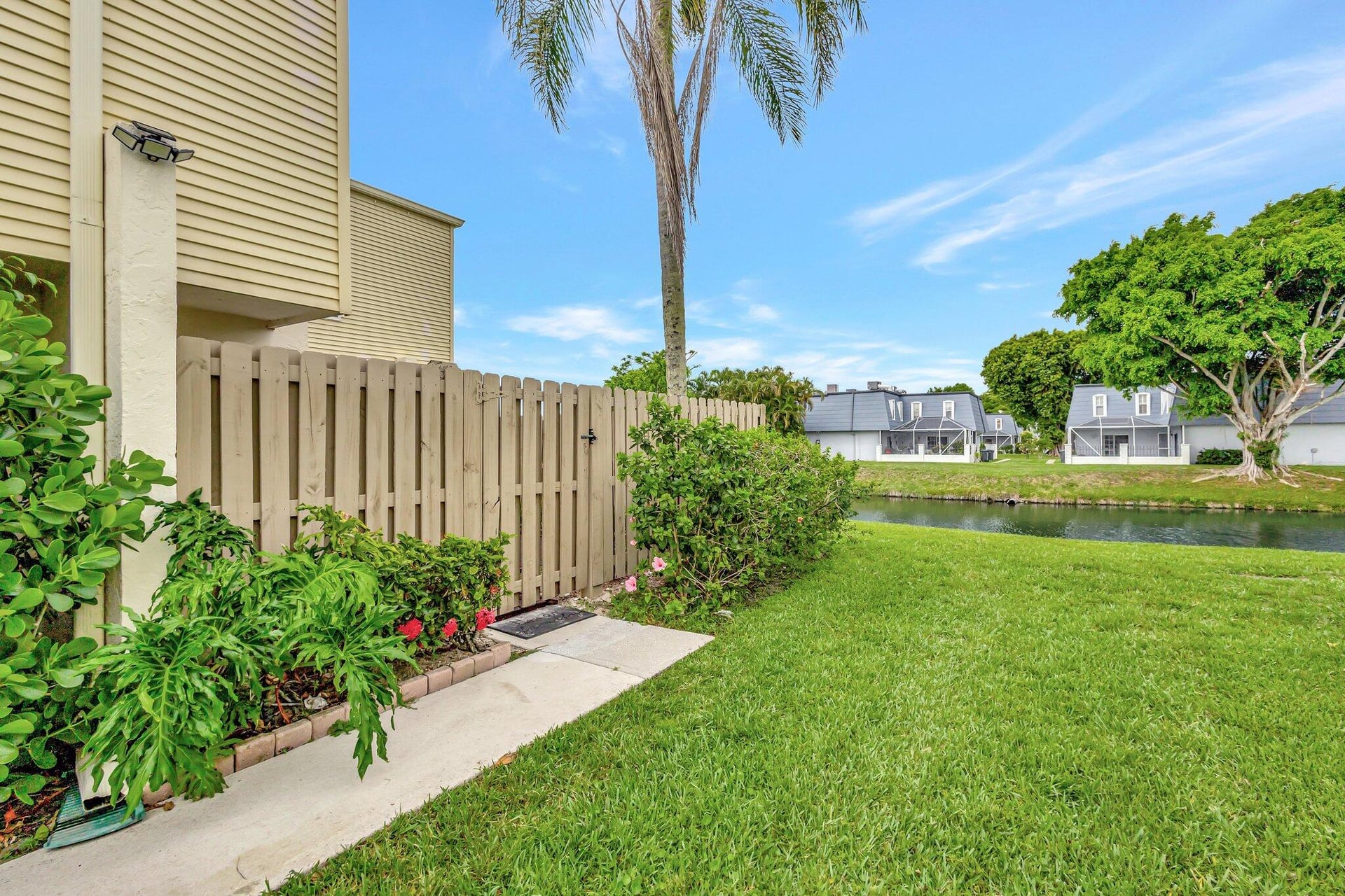 Residence photo 2