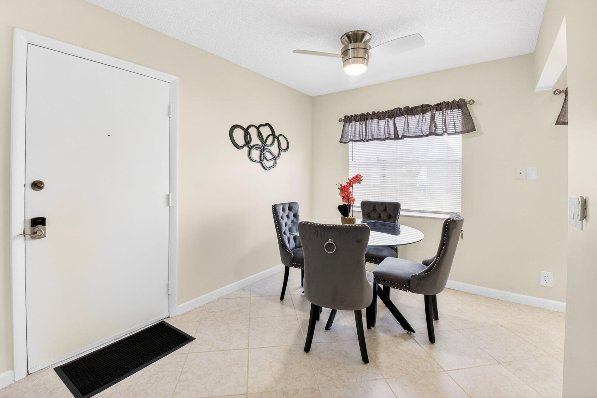Residence photo 17
