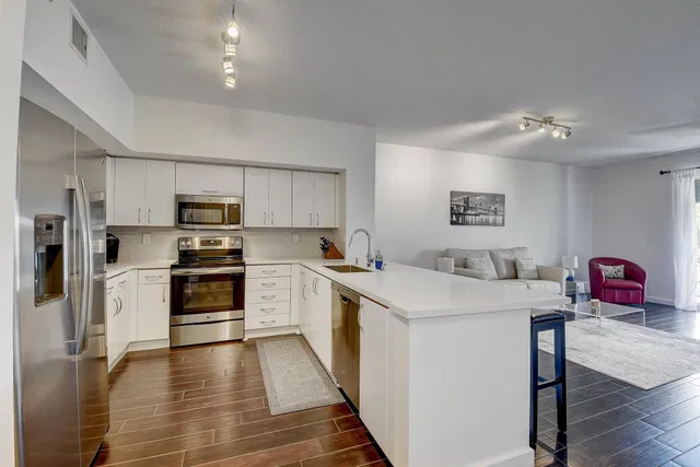 Pineapple Grove Village Condominiums Unit 2516 photo 6