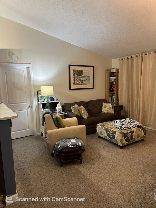 Unit H photo 5