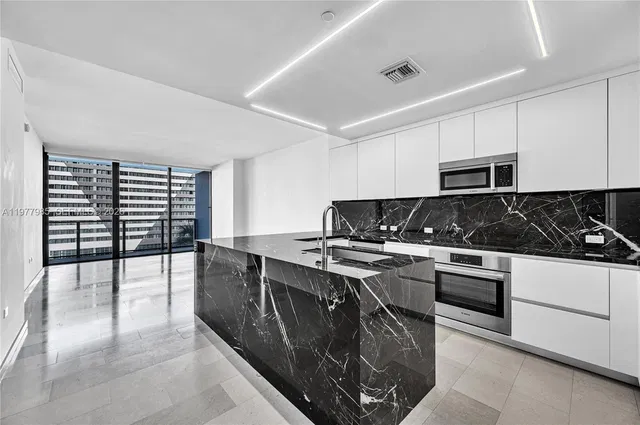 Rise Brickell City Centre 806