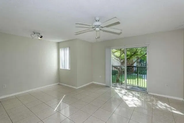 Unit 1508 photo 2