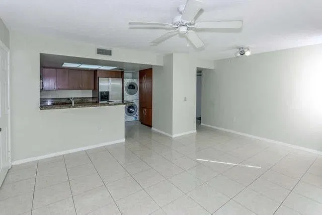 Unit 1508 photo 3