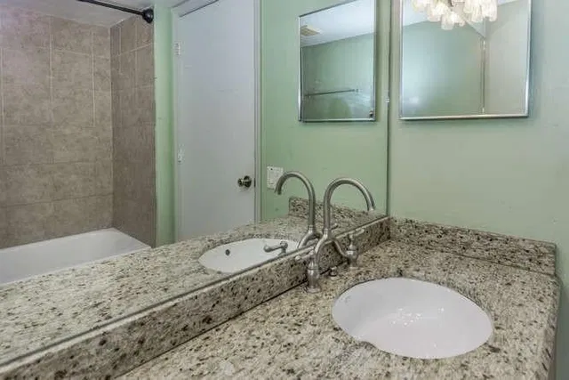 Unit 1508 photo 9