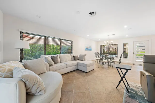 Singer Island Residence photo 9