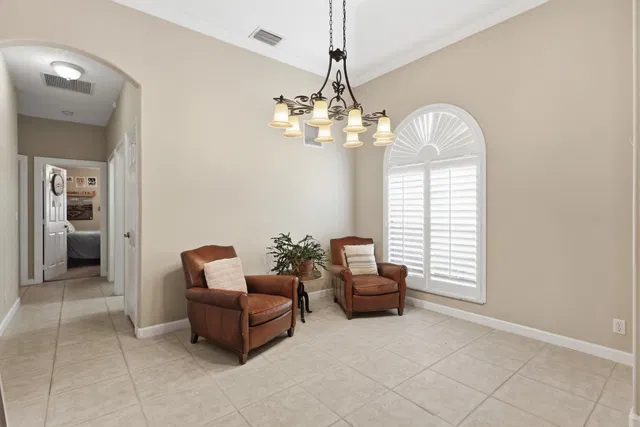  Residence photo 4