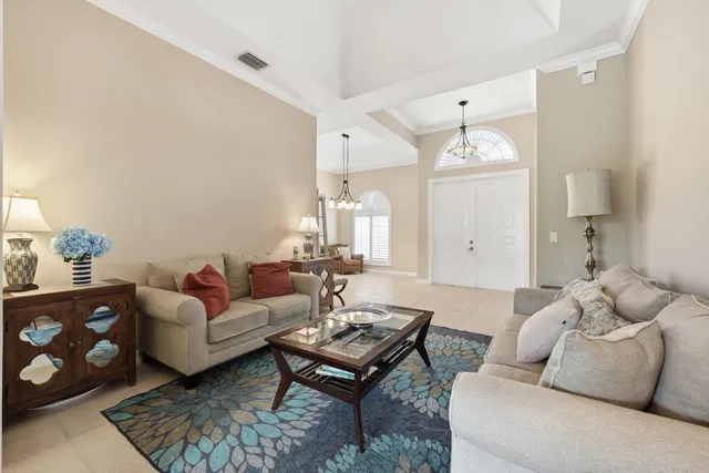  Residence photo 9