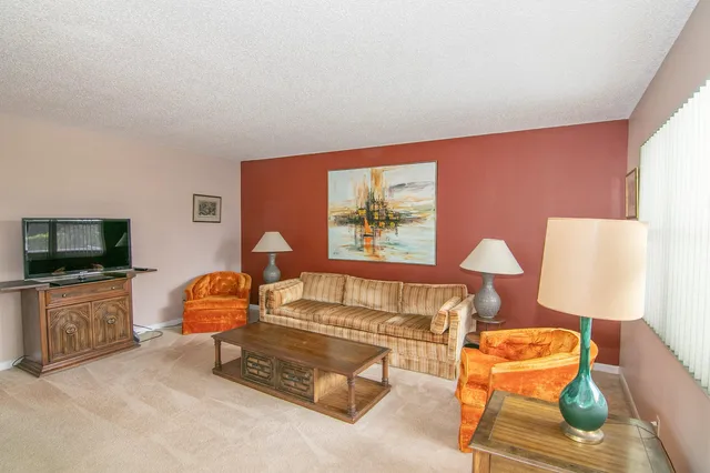 Residence photo 2