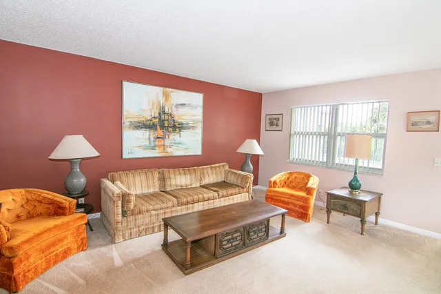 Residence photo 3
