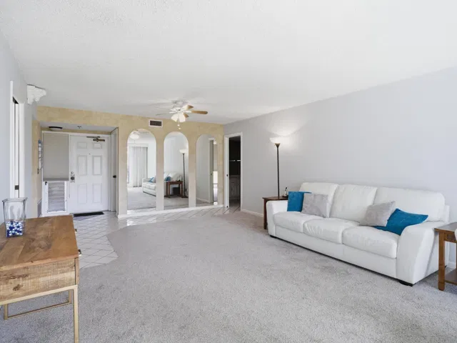 Unit 104 photo 3