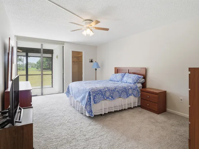 Unit 104 photo 5