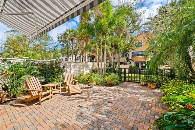 Residence photo 25