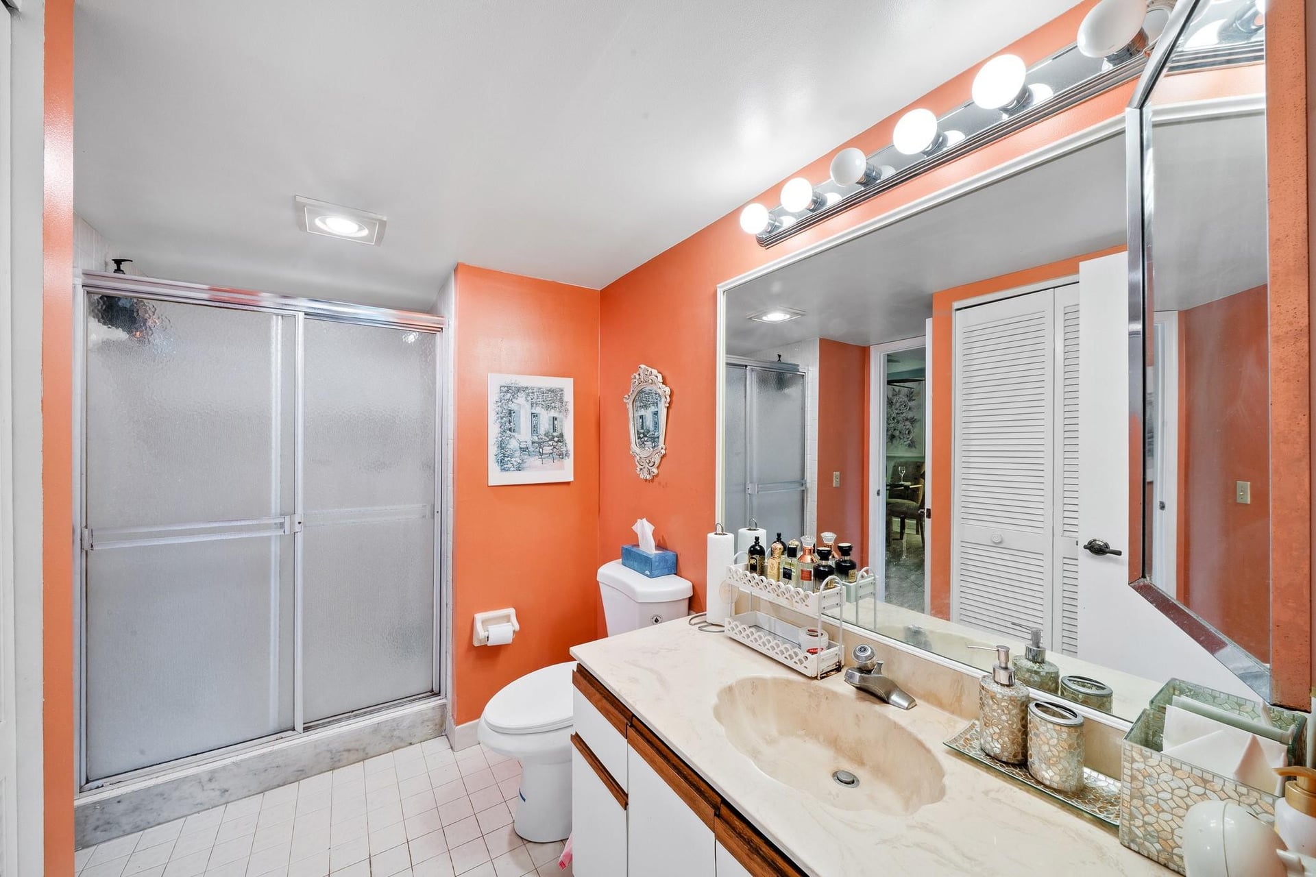 Unit 203 photo 9