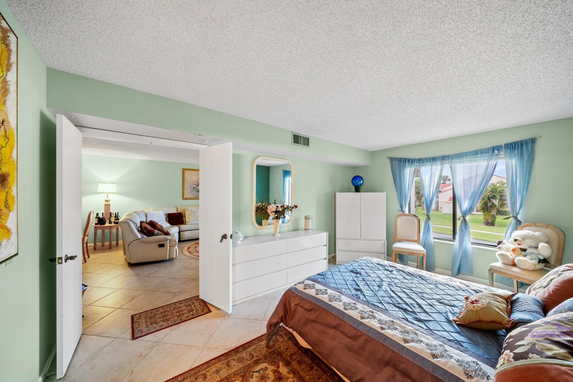 Unit 203 photo 20