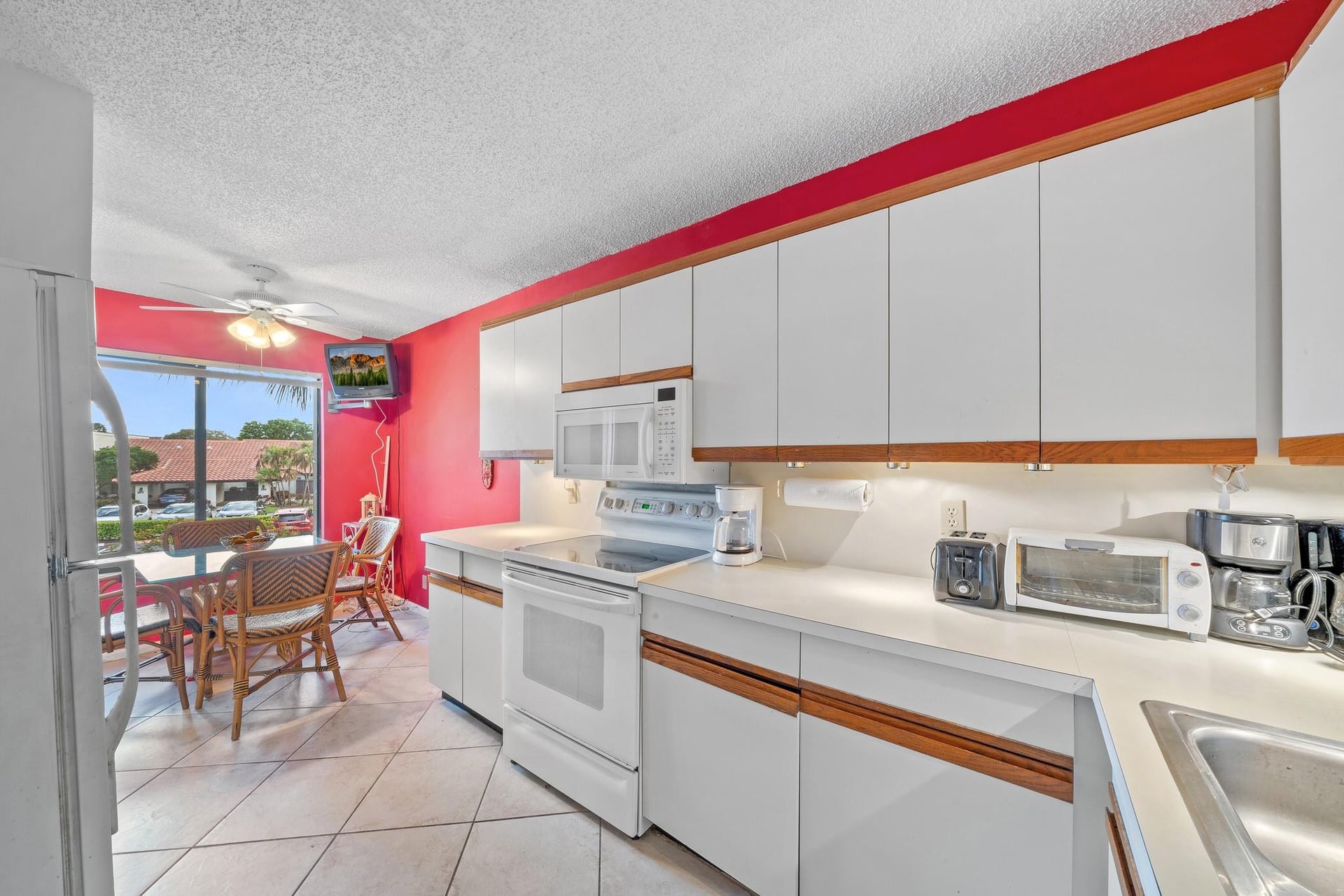 Unit 203 photo 29