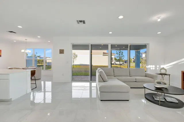 Residence photo 11
