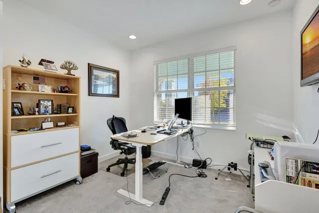 Residence photo 19