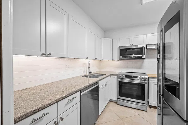 Unit 207 photo 6