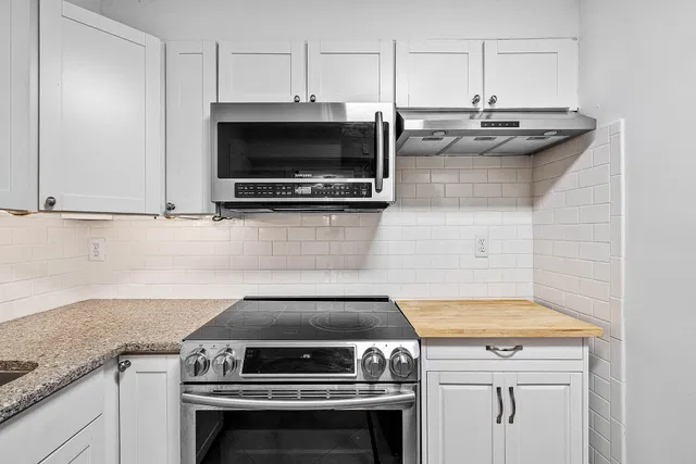 Unit 207 photo 7