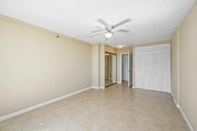 Unit 207 photo 17