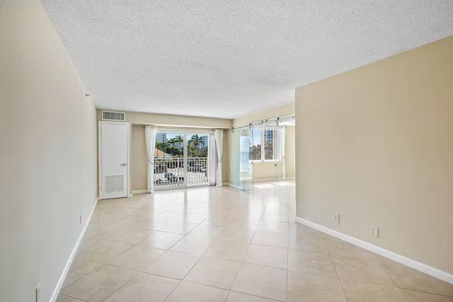 Unit 207 photo 21