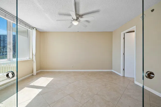 Unit 207 photo 23