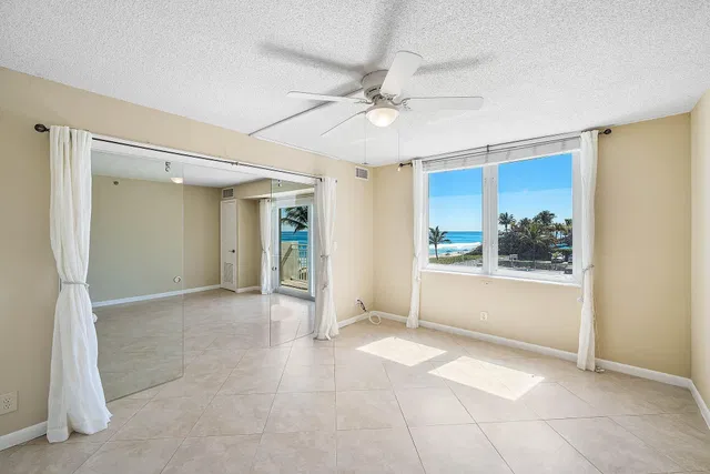 Unit 207 photo 26