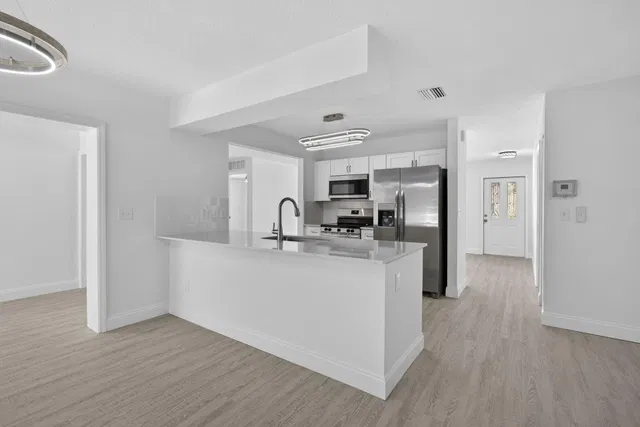  Residence photo 9