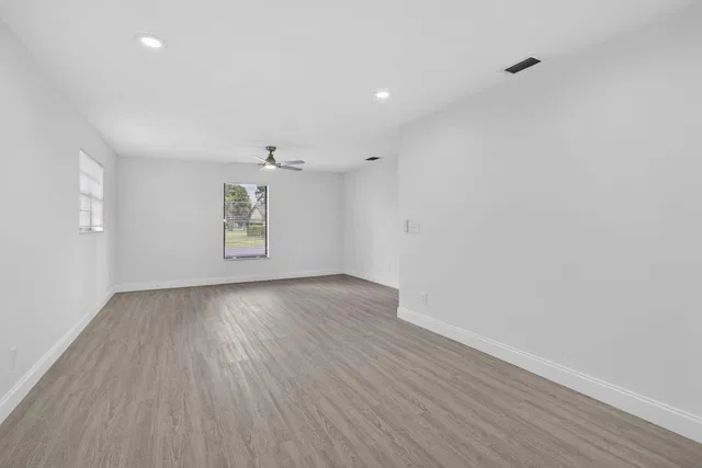  Residence photo 15
