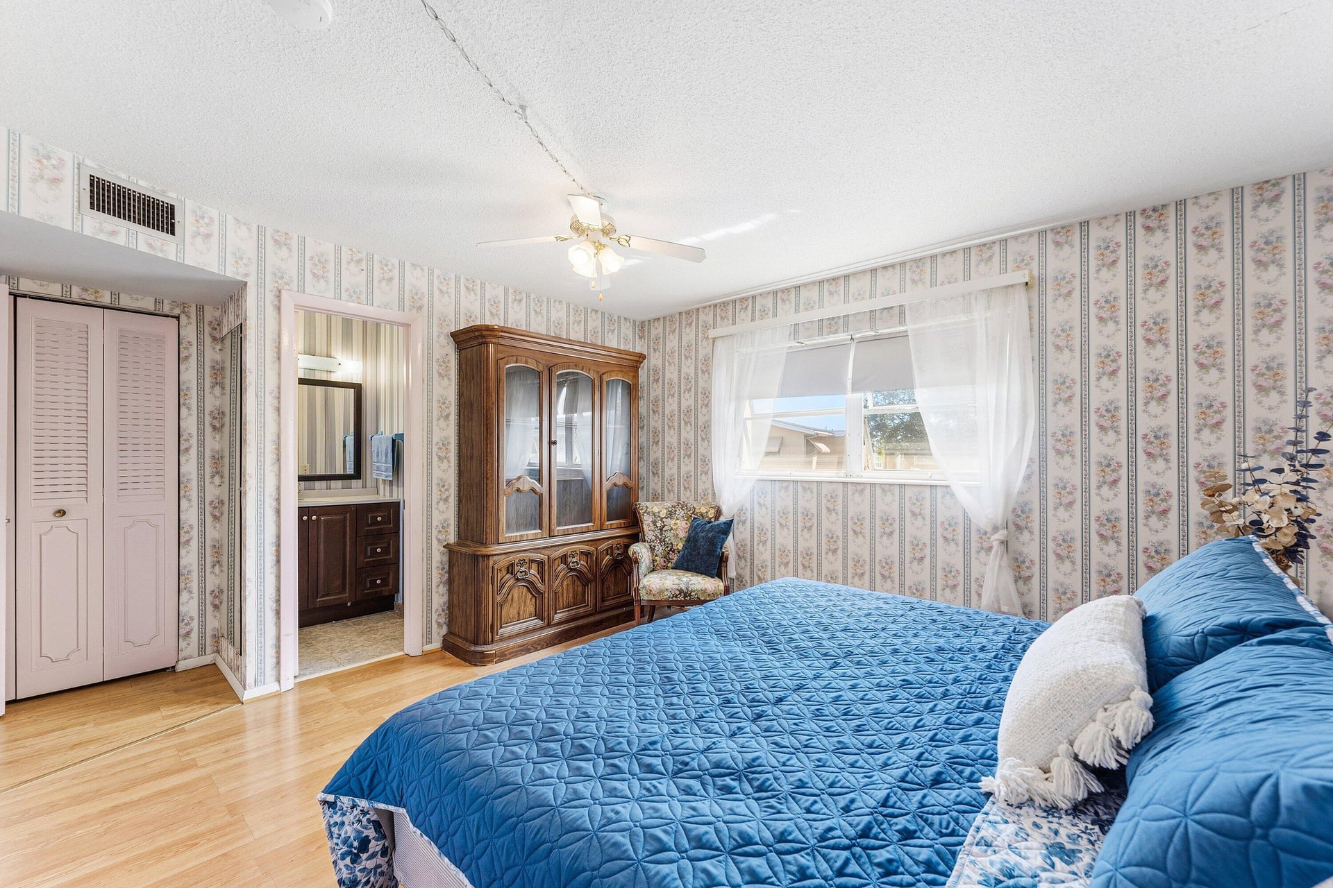  Unit 202 photo 20