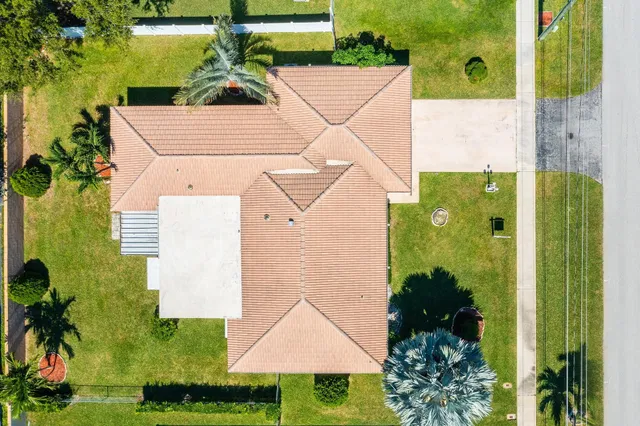Residence photo 2