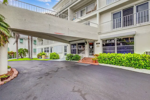 4001 S Ocean South Palm Beach Unit 308 photo 14