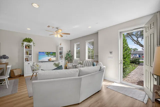 Canterbury Place Residence photo 5