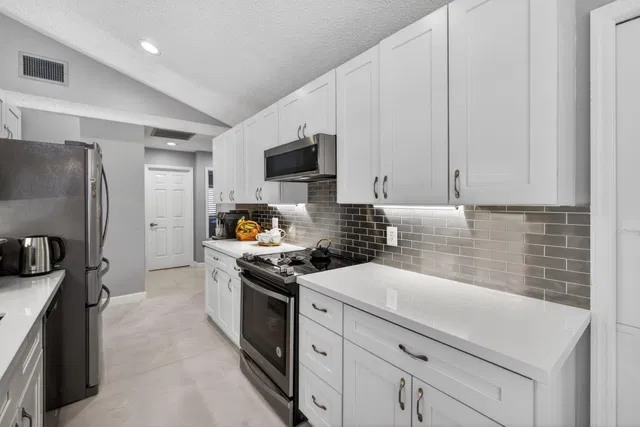 Residence photo 26