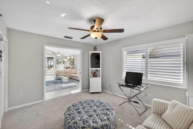 Residence photo 30