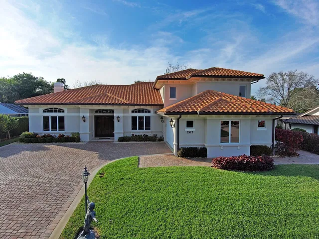Residence photo 2
