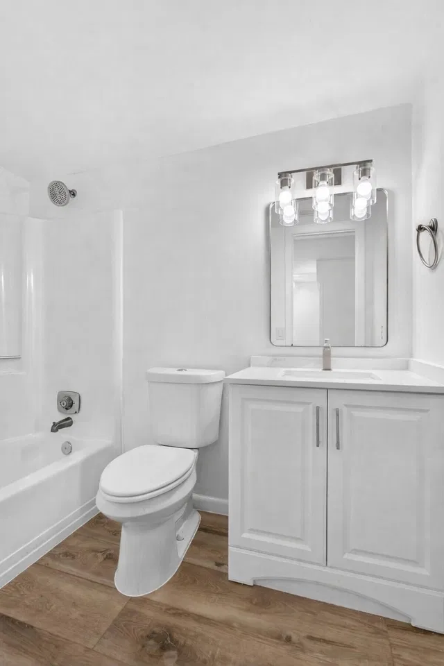 Unit C photo 15