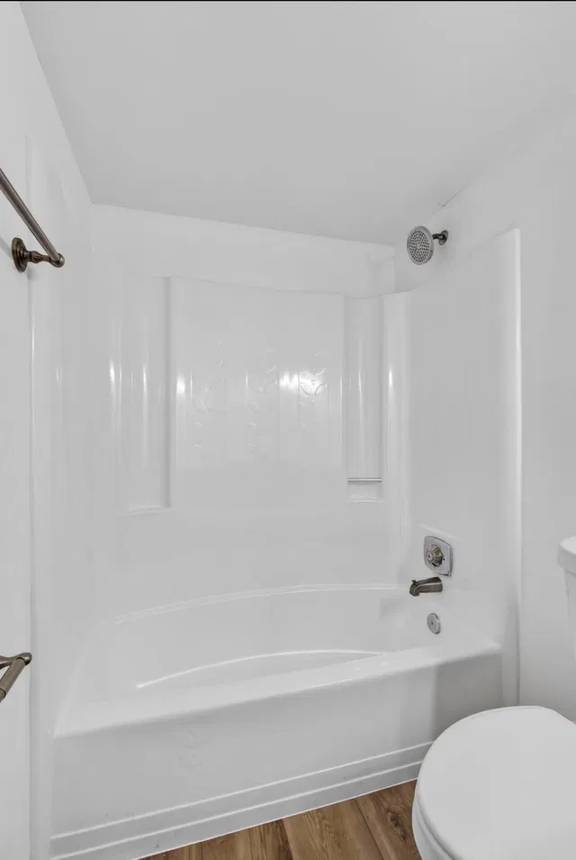 Unit C photo 16
