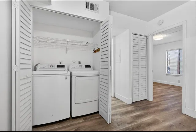 Unit C photo 26