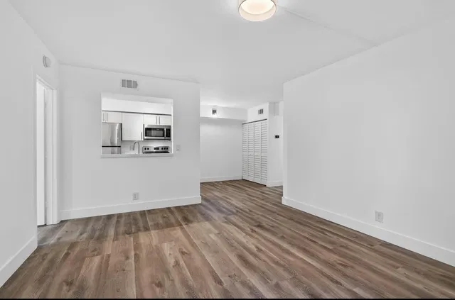 Unit C photo 28