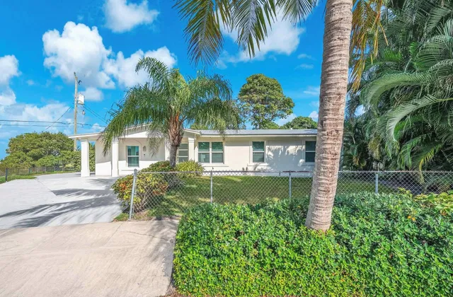 West Palm Beach Residence photo 3
