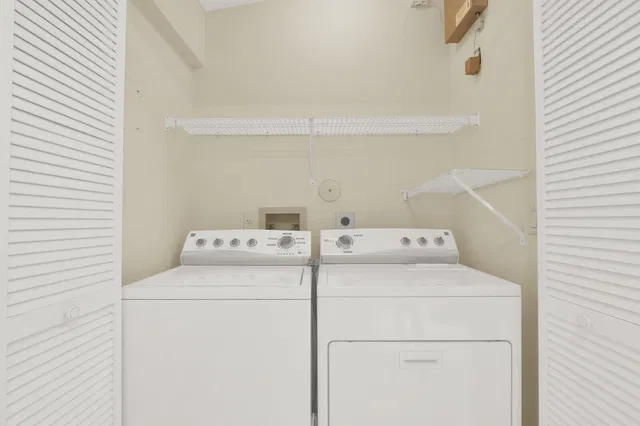 Unit B photo 19