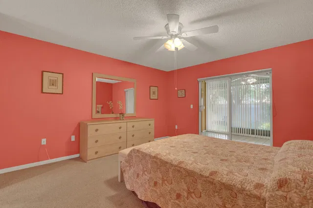 Unit B photo 23
