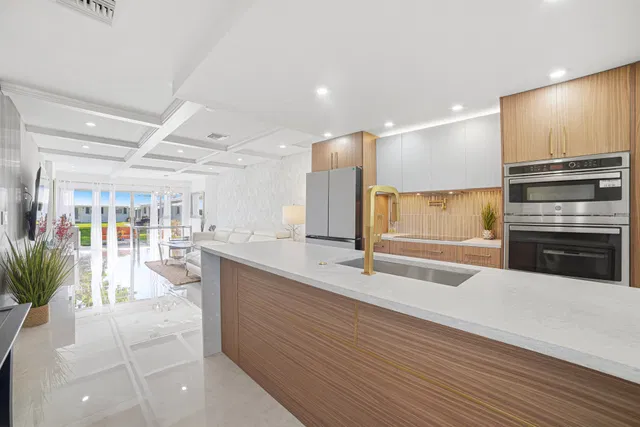 Unit 142 photo 22
