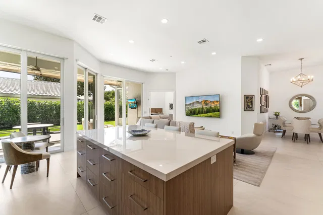 Woodfield Country Club Residence photo 11